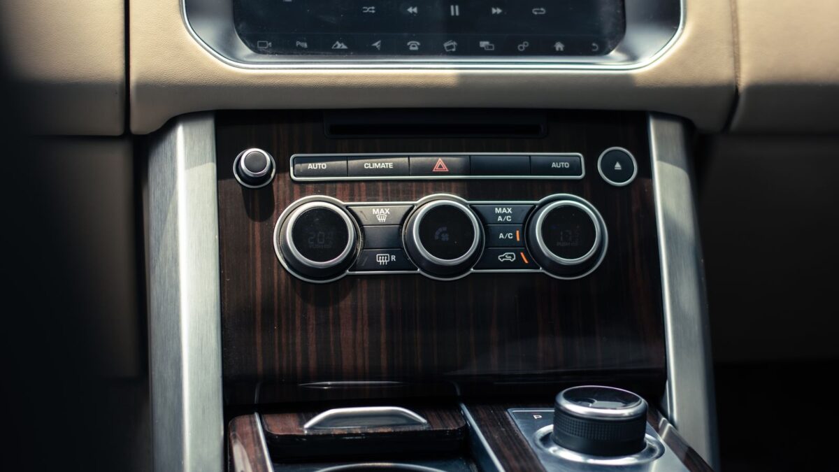 Ar-condicionado fraco em carro usado: como testar antes de fechar a compra
