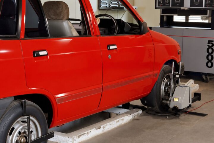 Carro usado com pneus de marcas diferentes: isso deve pesar na compra?