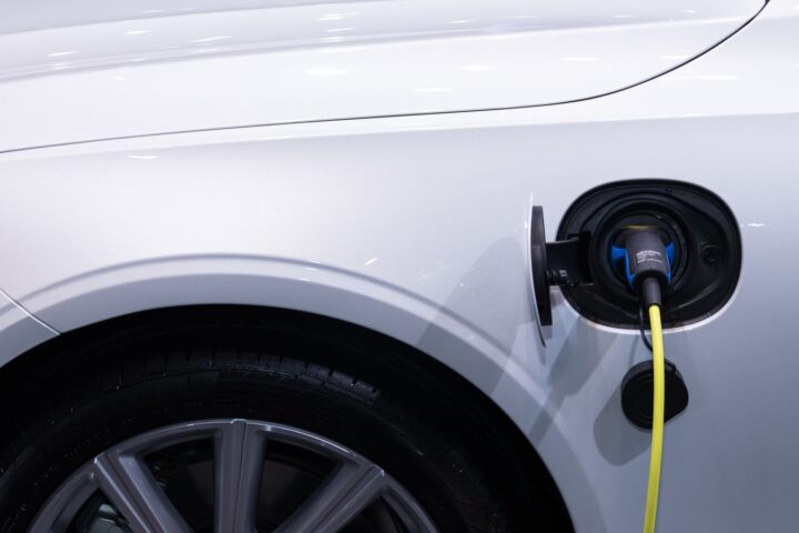 Como avaliar carro híbrido usado: bateria e sistema elétrico