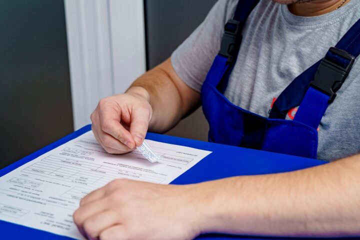 Comunicação de venda antiga: o que conferir antes de negociar o veículo