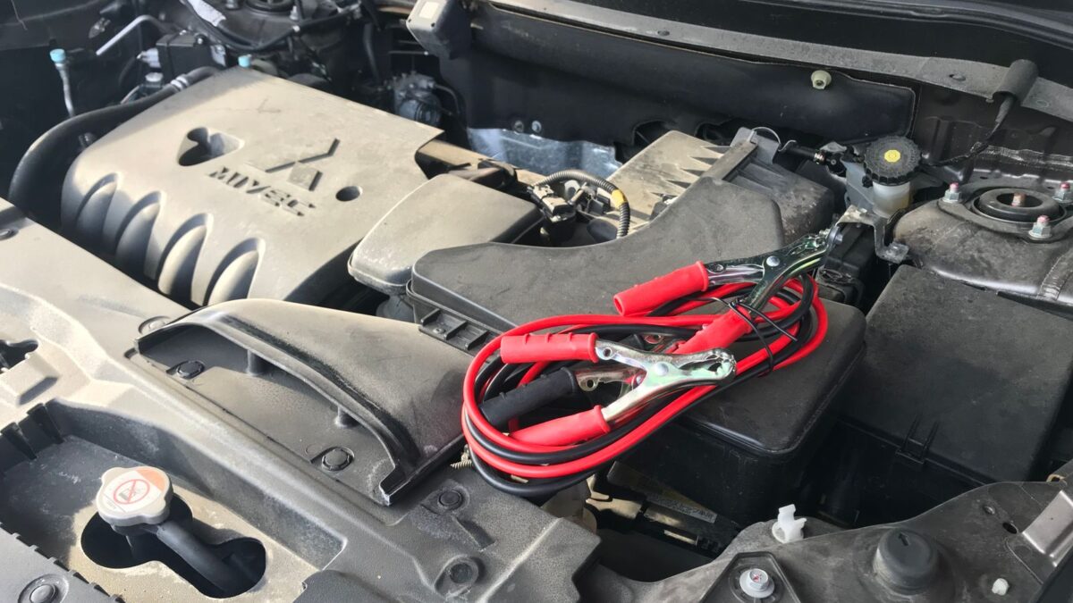 Carro usado com partida lenta e bateria nova: o que avaliar antes da compra