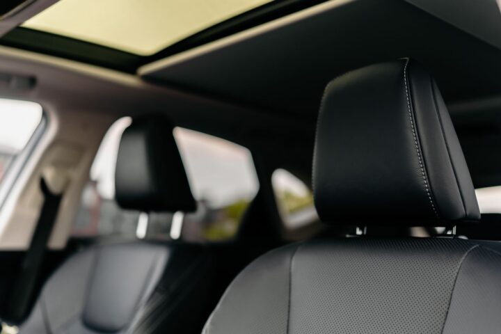 Comprar carro usado com teto solar: o que testar antes de fechar negócio