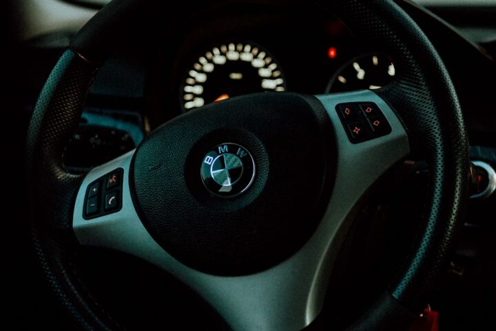 Direção elétrica pesada em carro usado: o que avaliar antes da compra