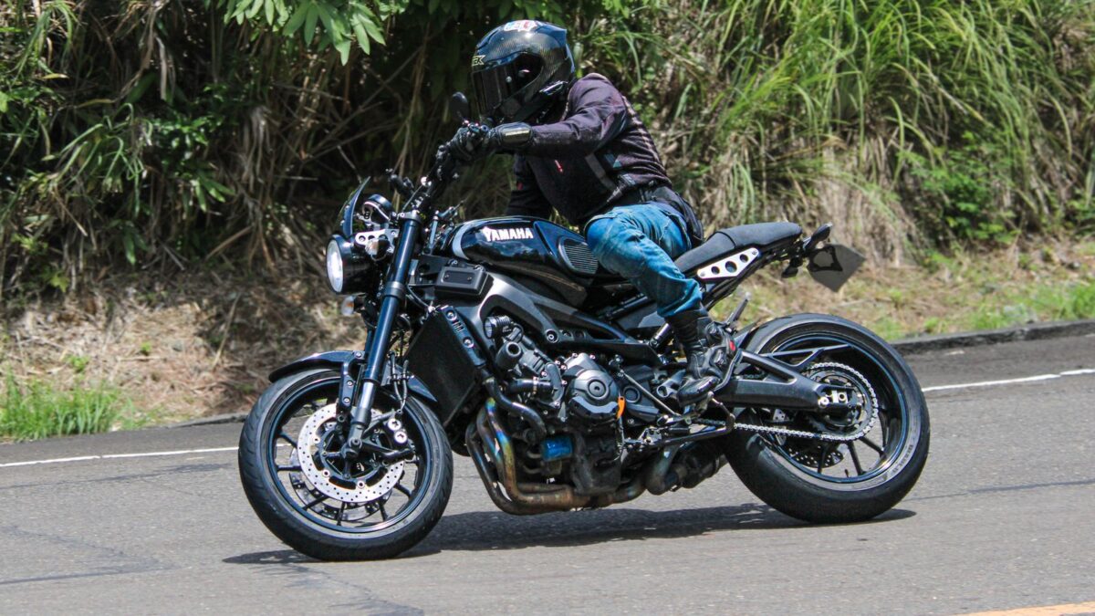 Moto usada com embreagem patinando: como perceber no test-ride antes de comprar
