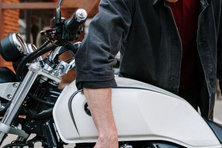 Moto usada difícil de pegar quente: o que testar antes de comprar